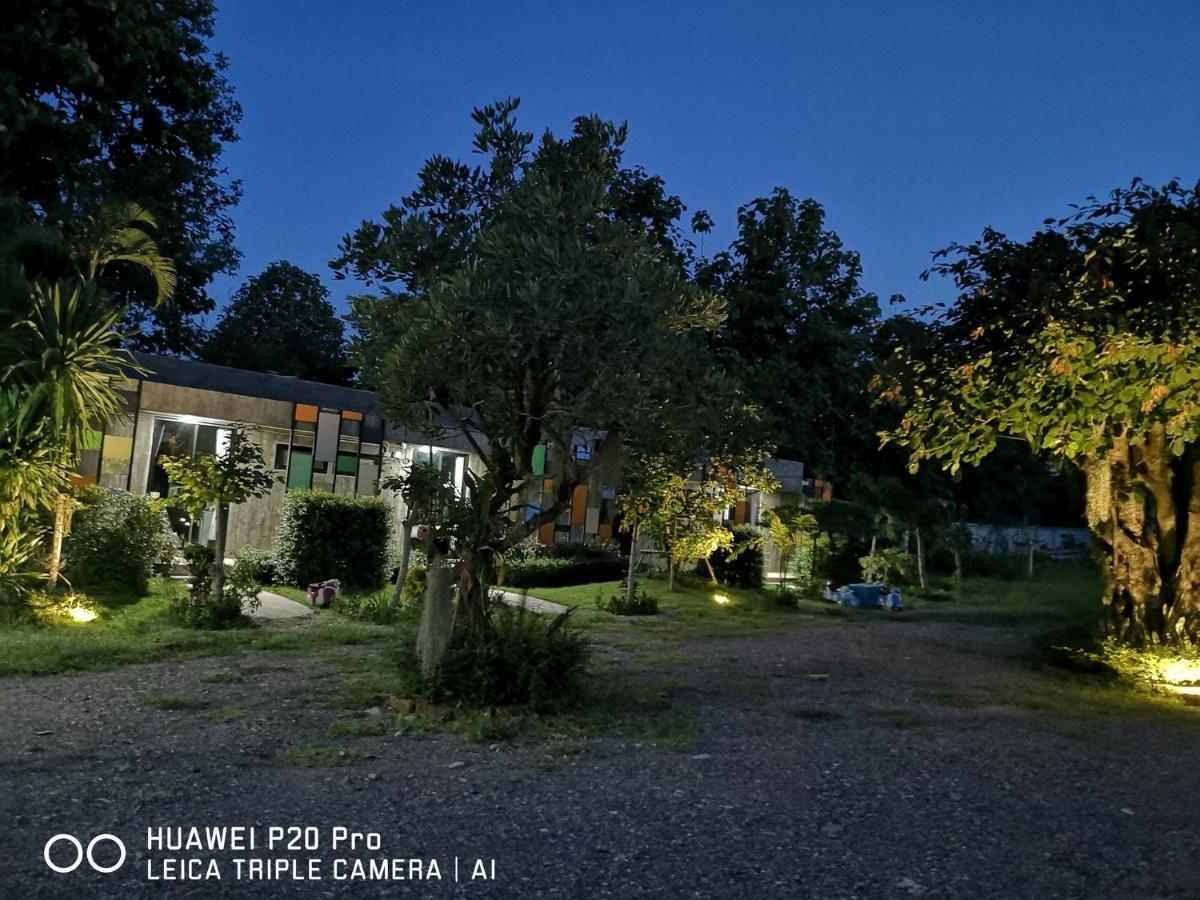Br2 House Resort Phayao Luaran gambar